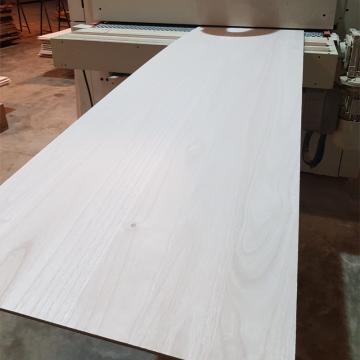 2m x 600mm Paulownia - Raboté/Déligné - Planches à assembler
